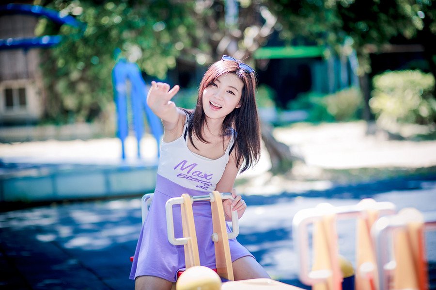 生活是好的，峰回路转，柳暗花明，前面总会有另一番不同的风光。——三毛《送你一匹马》